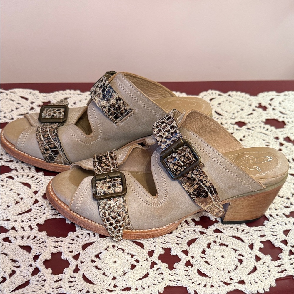 Freebird by Steven Caprice Sandals